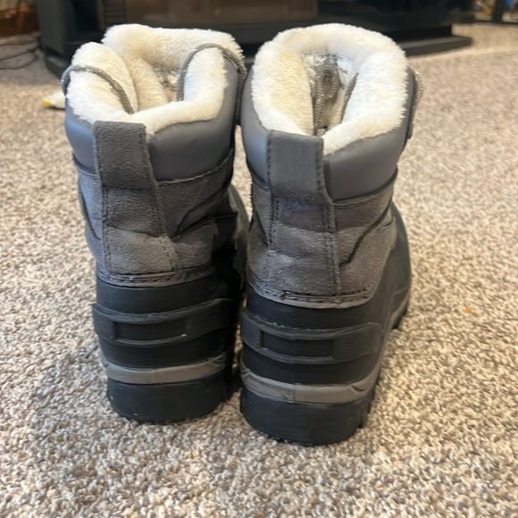 size 7 Itasca Woman’s Winter Boots Color Granite Peak - Picture 5 of 6